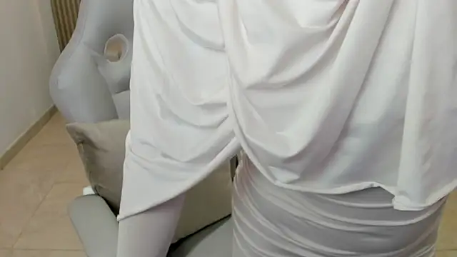 Snapshot of Hanaa_latif chatting on March 6, 6:16 pm Hanaa latif online show from March 6, 6:16 pm