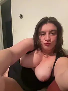 Snapshot of mermaid0794 chatting on February 10, 6:17 am mermaid0794 online show from February 10, 6:17 am