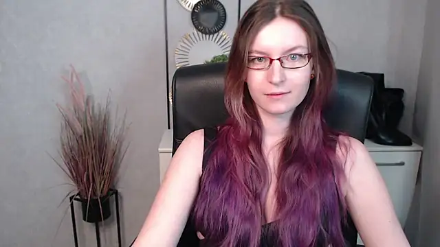 emmaxDelight online show from February 26, 12:47 pm