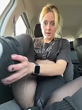 Snapshot of JoleneFuego chatting on November 8, 9:53 am JoleneFuego online show from November 8, 9:53 am