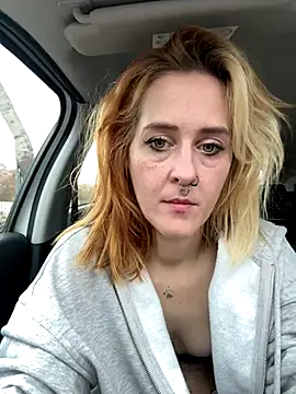 Snapshot of JoleneFuego chatting on November 9, 9:18 am JoleneFuego online show from November 9, 9:18 am