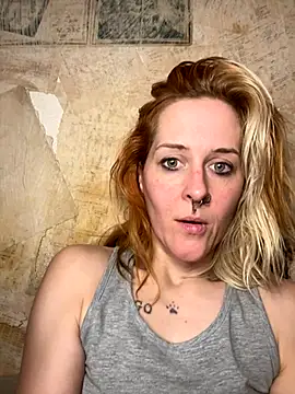 Snapshot of JoleneFuego chatting on November 22, 10:53 pm JoleneFuego online show from November 22, 10:53 pm