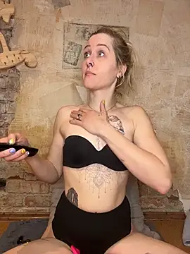 JoleneFuego online show from March 5, 9:11 pm