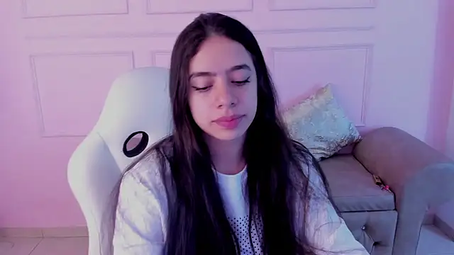 Snapshot of zoe_turnner_18 chatting on October 10, 11:53 am zoe turnner 18 online show from October 10, 11:53 am