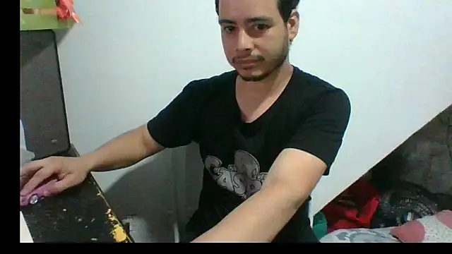 Snapshot of Gasparin32 chatting on April 27, 8:51 pm Gasparin32 online show from April 27, 8:51 pm