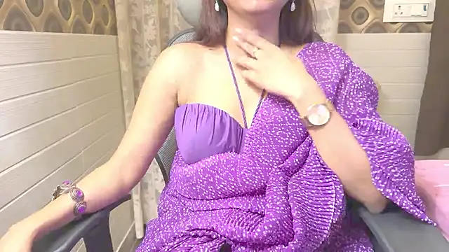 Snapshot of Your_Sassy_Goddess chatting on February 28, 11:34 pm Your Sassy Goddess online show from February 28, 11:34 pm