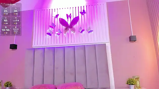 Snapshot of dyvis_22 chatting on October 2, 2:35 pm dyvis 22 online show from October 2, 2:35 pm