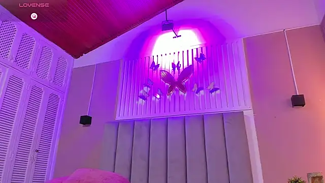 Snapshot of dyvis_22 chatting on October 10, 11:42 am dyvis 22 online show from October 10, 11:42 am