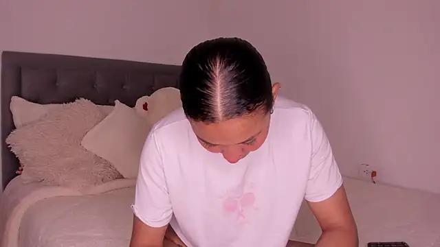 Snapshot of juphiteer chatting on December 5, 11:41 am juphiteer online show from December 5, 11:41 am