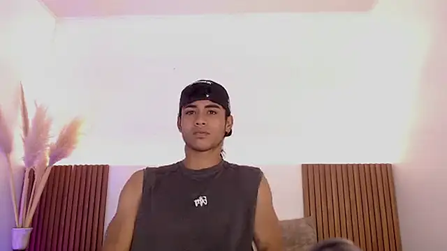 Snapshot of zander_2120 chatting on March 15, 2:34 pm zander 2120 online show from March 15, 2:34 pm