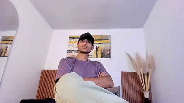 Snapshot of zander_2120 chatting on October 17, 1:14 pm zander 2120 online show from October 17, 1:14 pm