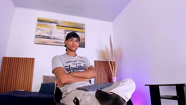 Snapshot of zander_2120 chatting on November 18, 2:32 pm zander 2120 online show from November 18, 2:32 pm