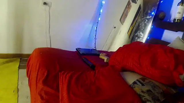 laye19 online show from March 9, 7:45 am