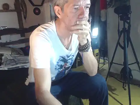 laye19 online show from September 19, 12:56 am