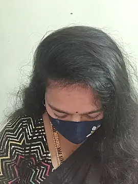 neelu-hoty online show from December 5, 2:25 pm