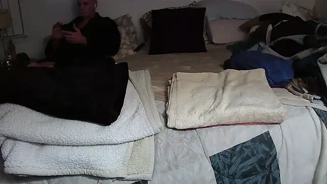 Hand69someguy online show from November 10, 10:58 am