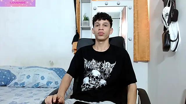 Snapshot of jeff_ross chatting on December 4, 7:01 pm jeff ross online show from December 4, 7:01 pm