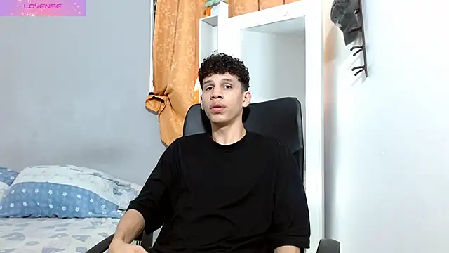 Snapshot of jeff_ross chatting on December 20, 7:28 pm jeff ross online show from December 20, 7:28 pm