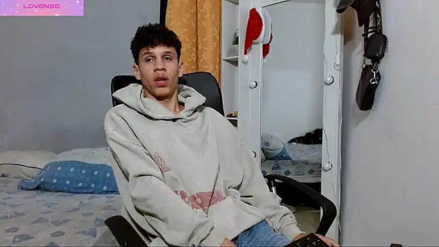 Snapshot of jeff_ross chatting on January 29, 9:39 pm jeff ross online show from January 29, 9:39 pm