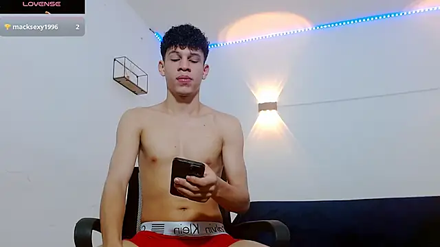 Snapshot of jeff_ross chatting on October 31, 12:06 pm jeff ross online show from October 31, 12:06 pm