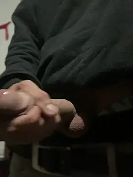 Snapshot of 27powercm chatting on December 16, 3:40 am 27powercm online show from December 16, 3:40 am