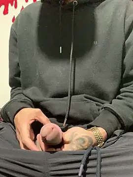 Snapshot of 27powercm chatting on February 2, 1:34 am 27powercm online show from February 2, 1:34 am