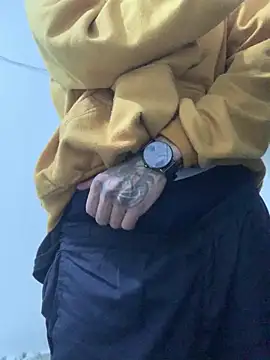 Snapshot of 27powercm chatting on February 4, 4:37 am 27powercm online show from February 4, 4:37 am