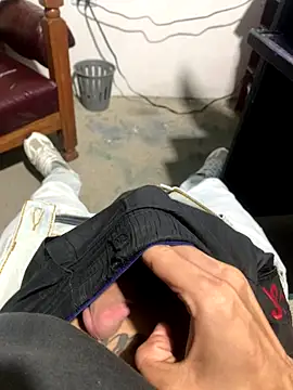 Snapshot of 27powercm chatting on October 14, 11:38 pm 27powercm online show from October 14, 11:38 pm