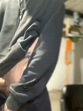 Snapshot of 27powercm chatting on October 25, 12:40 am 27powercm online show from October 25, 12:40 am