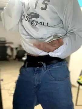 Snapshot of 27powercm chatting on November 13, 6:23 am 27powercm online show from November 13, 6:23 am