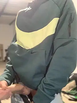 Snapshot of 27powercm chatting on November 18, 5:23 am 27powercm online show from November 18, 5:23 am