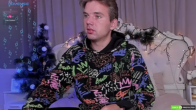 ArthurWhitee online show from December 23, 3:15 am