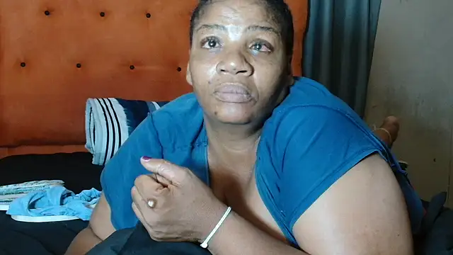 tinagiant online show from February 3, 7:19 pm