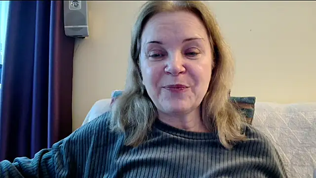 sexyjennyeu online show from February 8, 1:58 pm