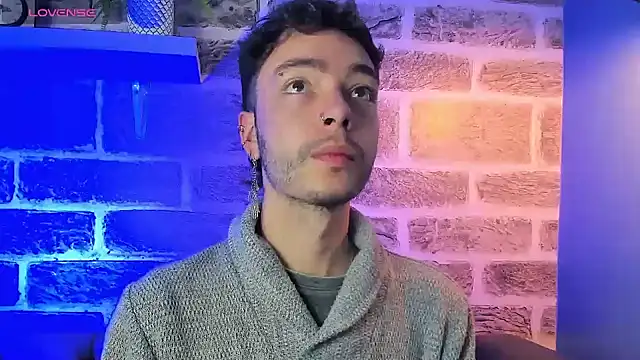 Snapshot of noah_ricci chatting on September 26, 12:31 pm noah ricci online show from September 26, 12:31 pm
