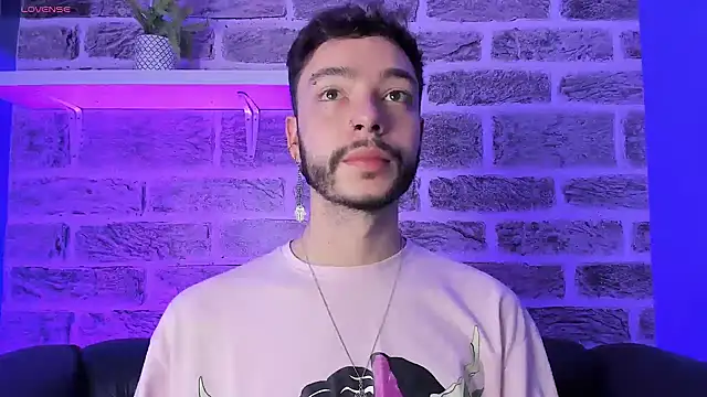 Snapshot of noah_ricci chatting on January 10, 12:07 pm noah ricci online show from January 10, 12:07 pm