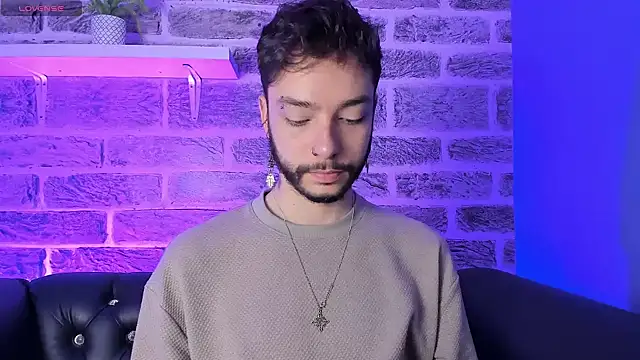 Snapshot of noah_ricci chatting on January 17, 12:10 pm noah ricci online show from January 17, 12:10 pm