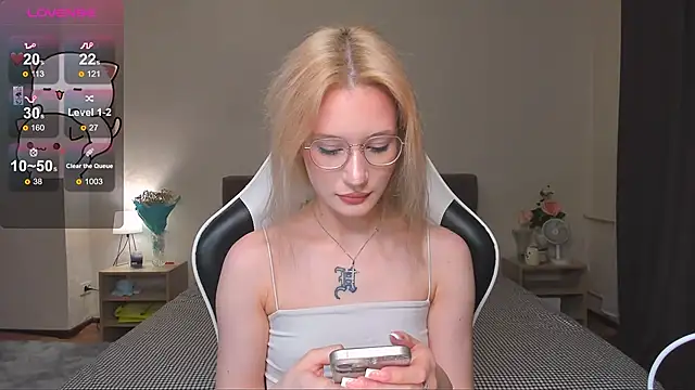 Snapshot of DearLia chatting on December 22, 4:39 am DearLia online show from December 22, 4:39 am