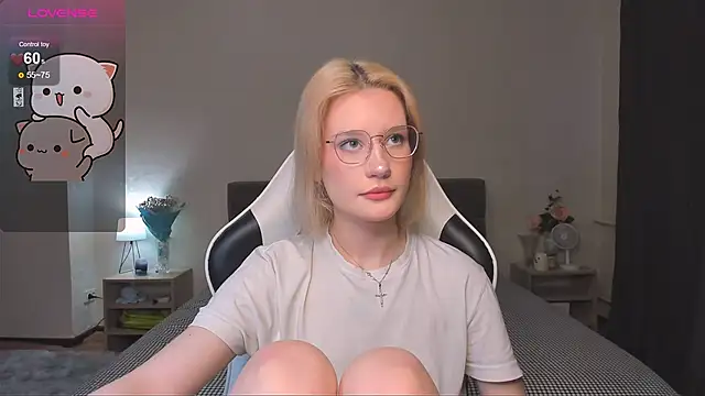 Snapshot of DearLia chatting on December 27, 9:17 am DearLia online show from December 27, 9:17 am