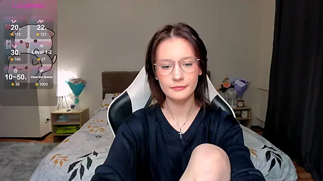 Snapshot of DearLia chatting on February 13, 2:45 am DearLia online show from February 13, 2:45 am