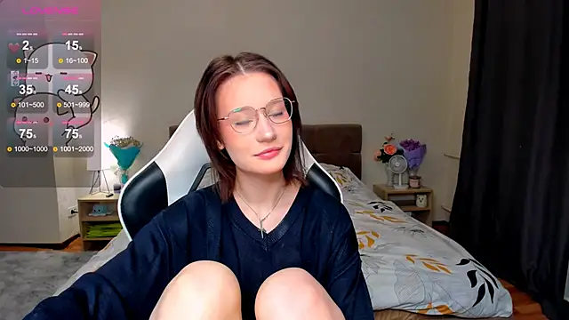 Snapshot of DearLia chatting on February 13, 11:15 pm DearLia online show from February 13, 11:15 pm