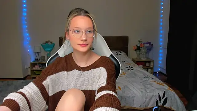 Snapshot of DearLia chatting on October 26, 8:26 pm DearLia online show from October 26, 8:26 pm