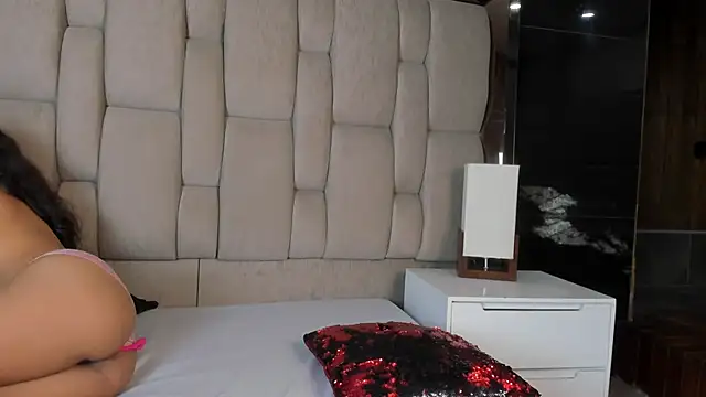 Snapshot of Hanna_lens chatting on January 29, 6:18 pm Hanna lens online show from January 29, 6:18 pm