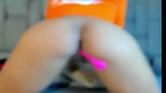 Snapshot of Hanna_lens chatting on March 1, 6:21 pm Hanna lens online show from March 1, 6:21 pm