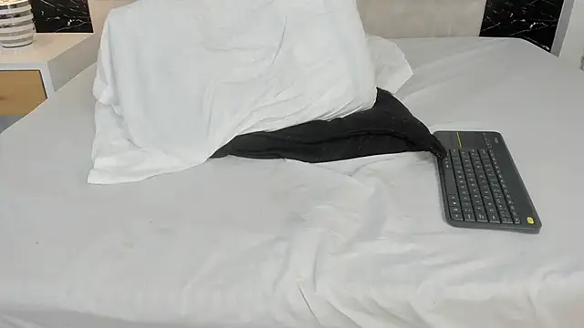 Snapshot of Hanna_lens chatting on March 4, 6:18 pm Hanna lens online show from March 4, 6:18 pm