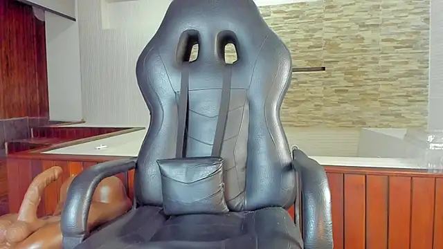 Snapshot of Hanna_lens chatting on March 20, 7:57 pm Hanna lens online show from March 20, 7:57 pm