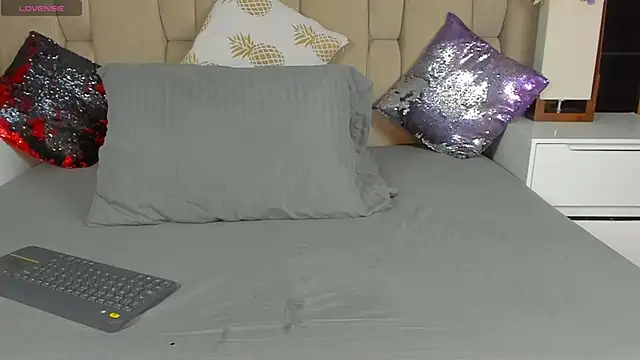 Snapshot of Hanna_lens chatting on March 21, 2:40 pm Hanna lens online show from March 21, 2:40 pm