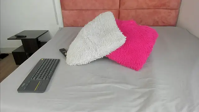 Snapshot of Hanna_lens chatting on October 24, 5:42 pm Hanna lens online show from October 24, 5:42 pm