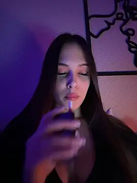 EricaWalls online show from December 11, 9:01 pm