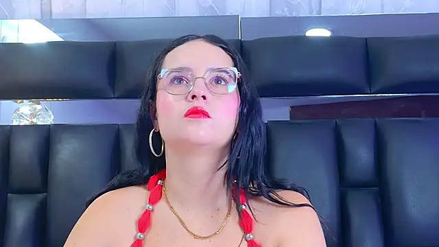 DahianaMoss online show from April 16, 11:55 am